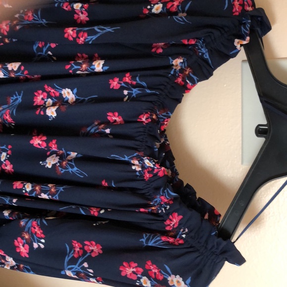 Woman’s Blouse - Picture 6 of 6